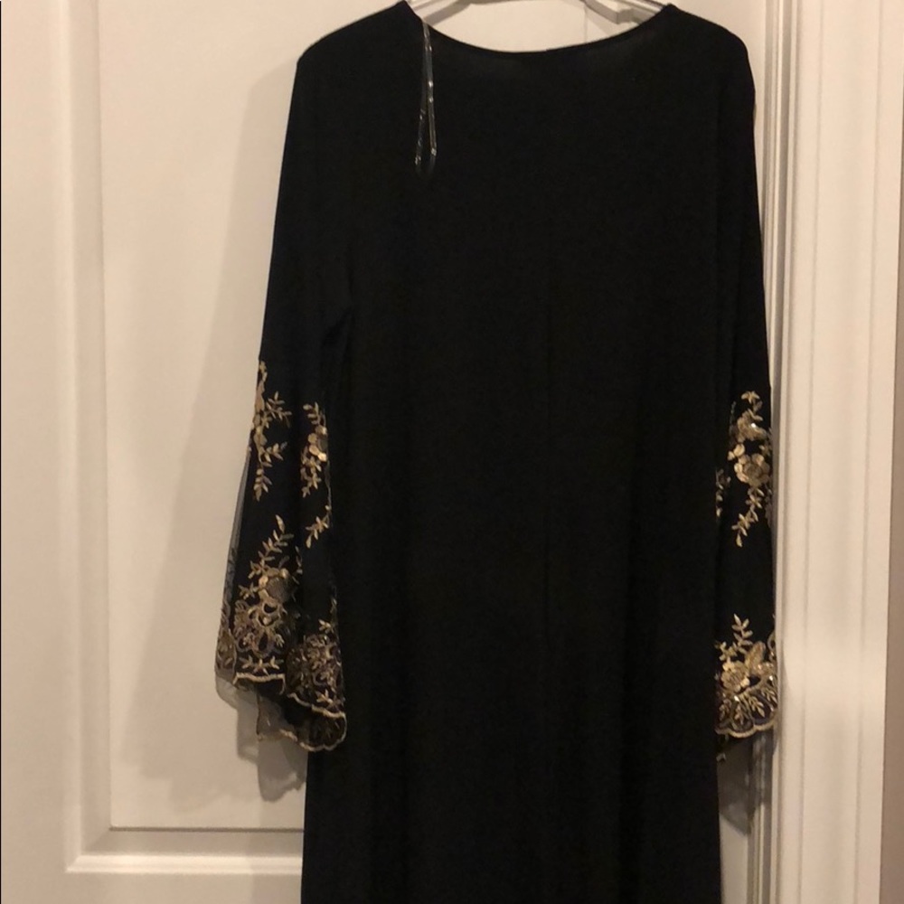 Dress - Picture 4 of 4